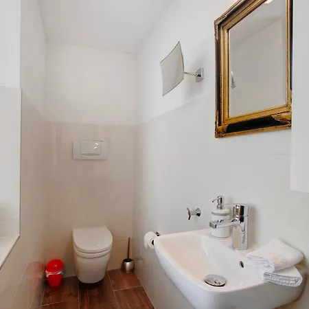 Niekerken Apartment *